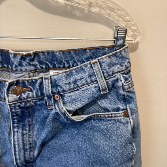 Levi’s 550 Worn Holes Distressed Lite Wash Jeans size 34/34 - Picture 4 of 5